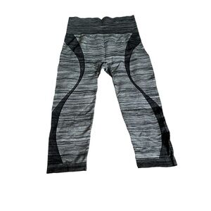 Connection 18 Crop Tights